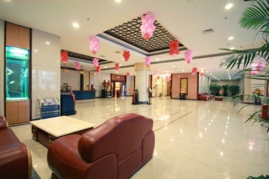 乌鲁木齐明园新时代大酒店（MM2购物中心自治区博物馆店）主图