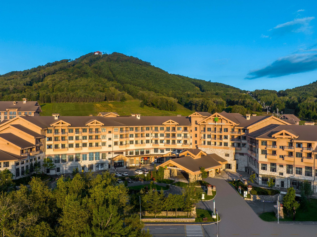 抚松县酒店住宿-长白山万达锦华套房酒店