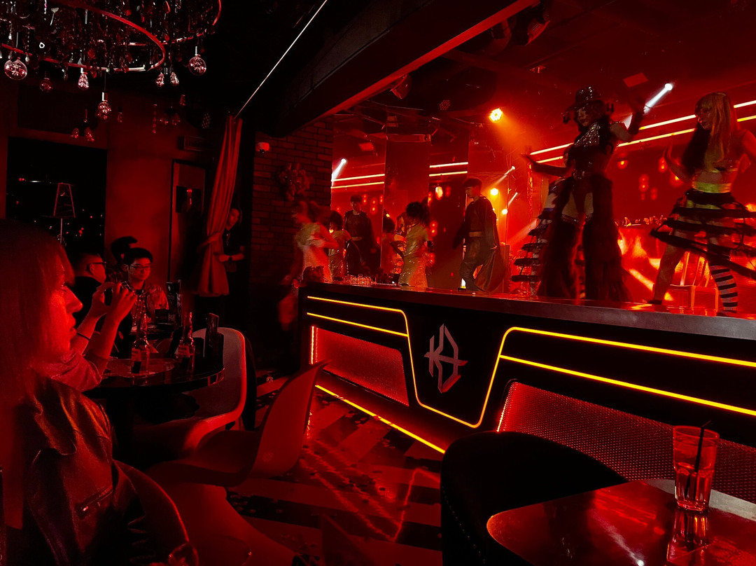 DINING BAR KUJIRA-Kabukicho必去景点