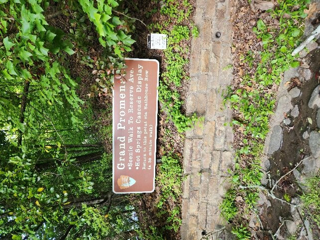 Happy Hollow Motel主图