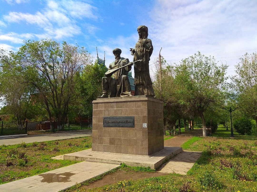Monument to Kurmangazy Sagyrbayuly and Dina Nurpeisova-Oral必去景点