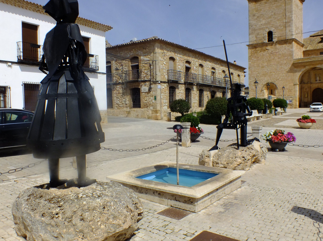 Monumento A Don Quijote Y Dulcinea景点图片