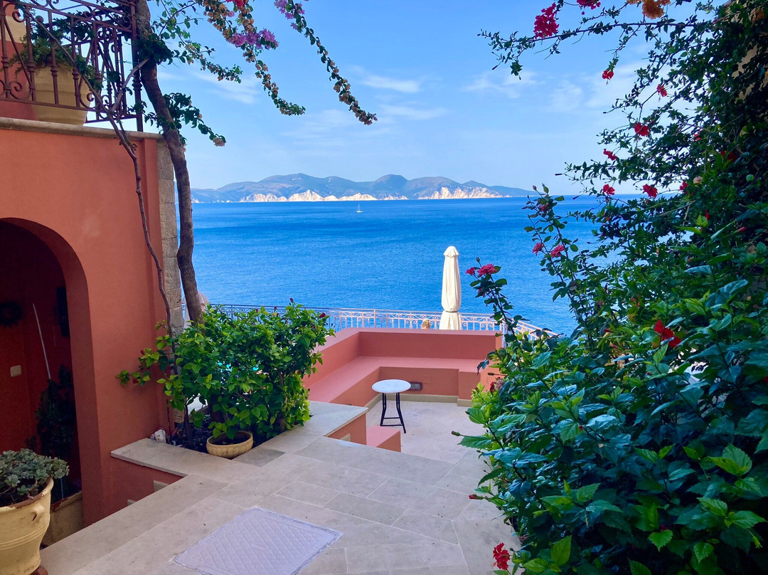 Roi Apartments主图