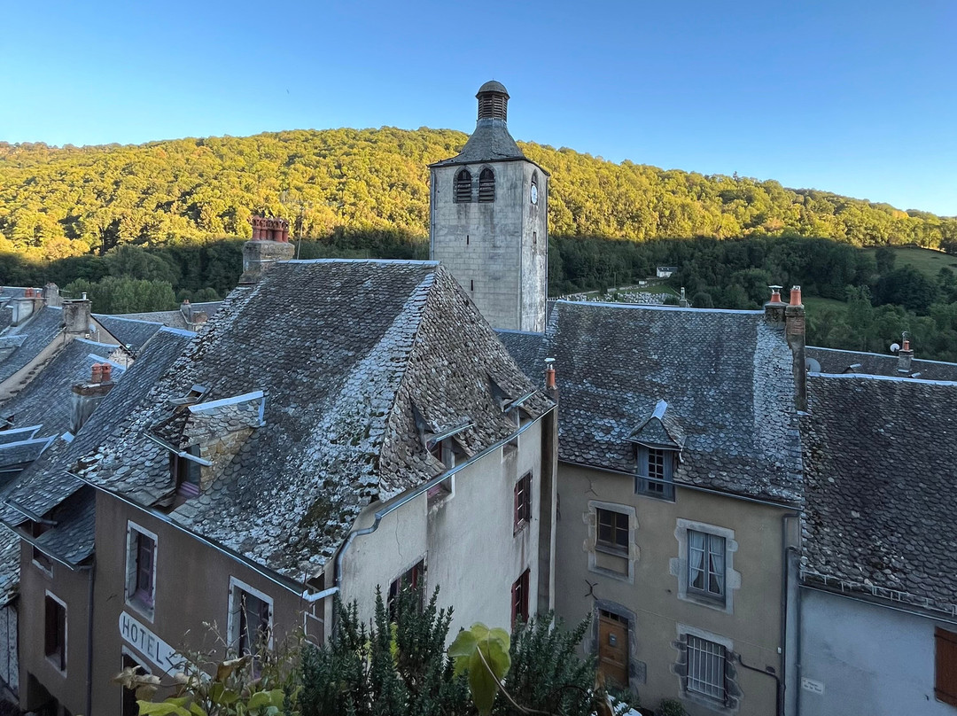 La Tour Des Chapelains主图