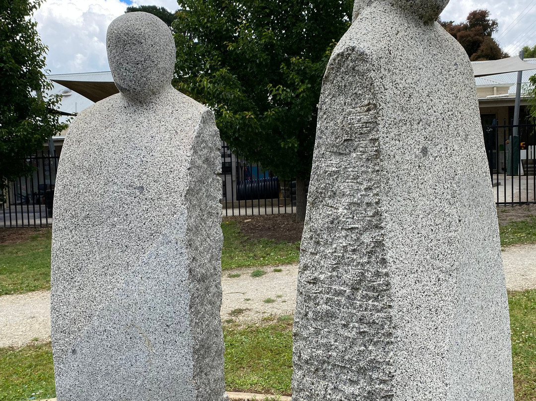 Camaraderie Sculpture景点图片