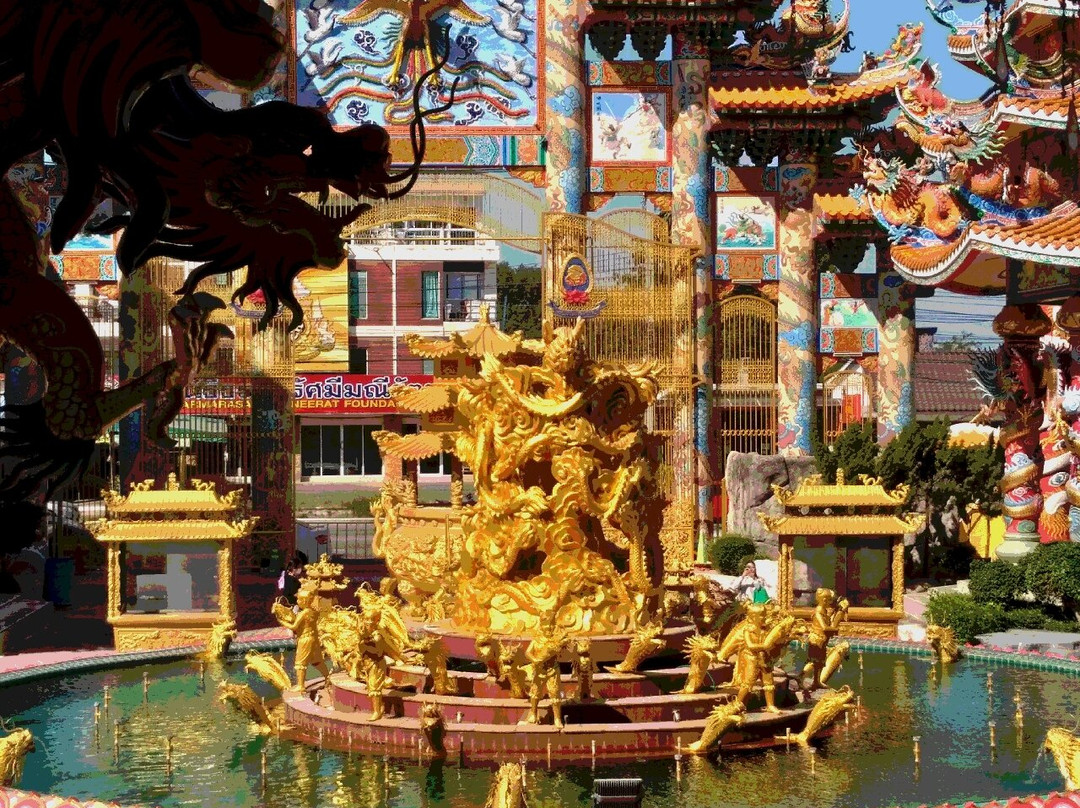 Wihan Thep Sathit Phra Ki Ti Chaloem-春武里必去景点