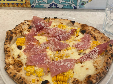 ピッツェリア エ バール ラ・ジョストラ