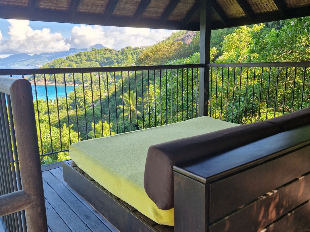 塞舌尔四季酒店主图