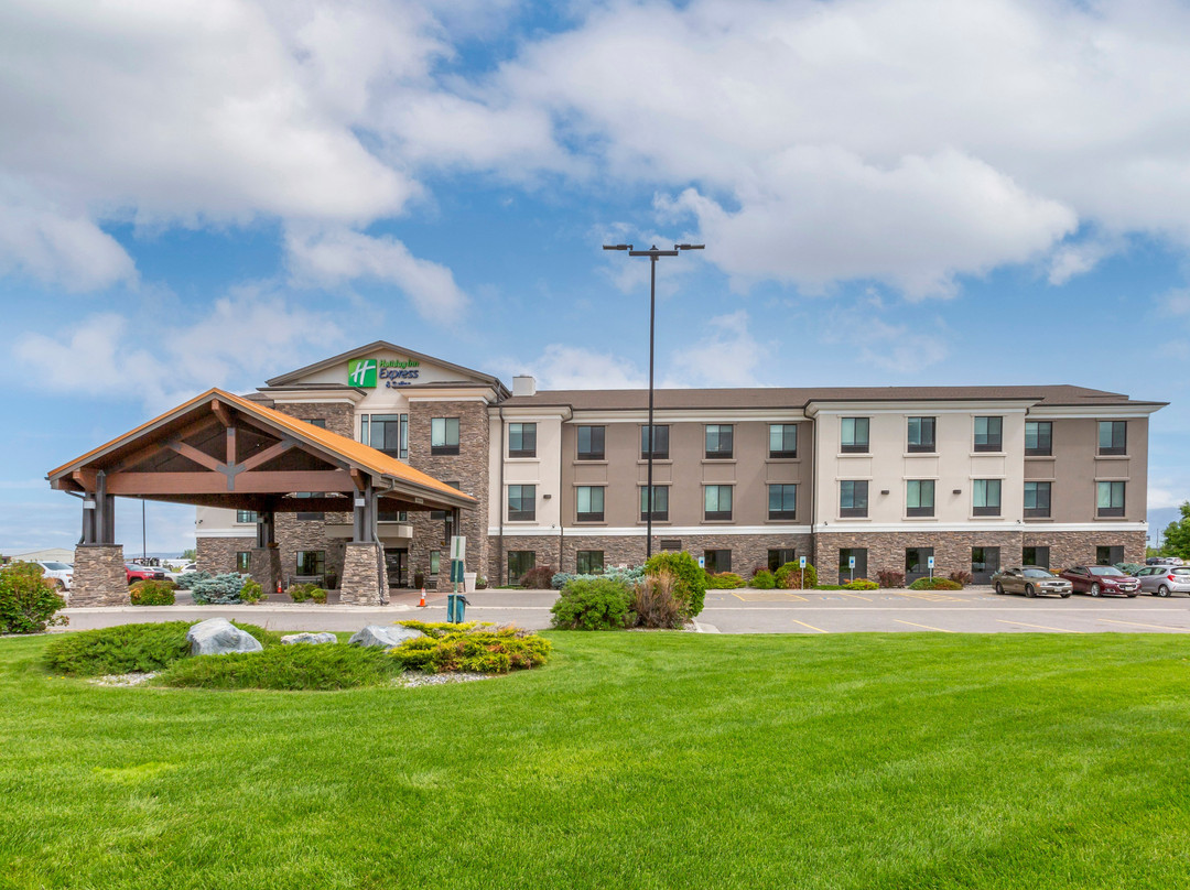 贝尔格莱德智选假日套房酒店主图