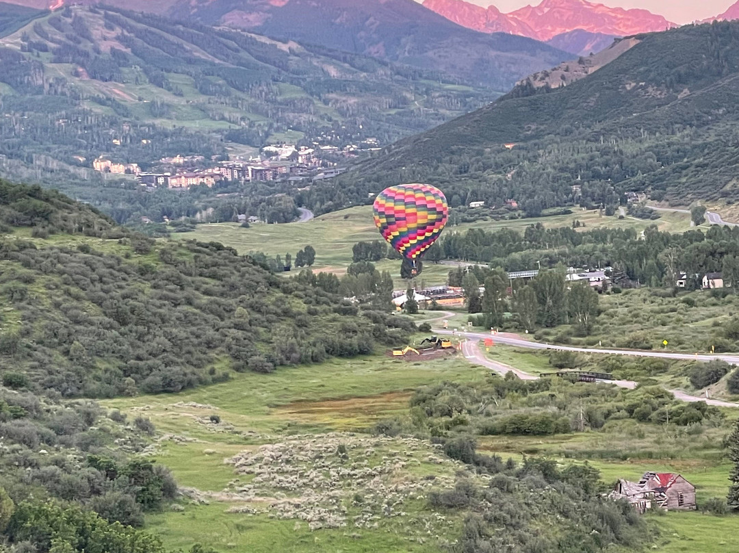 Above It All Balloon Company-斯诺马斯村必去景点