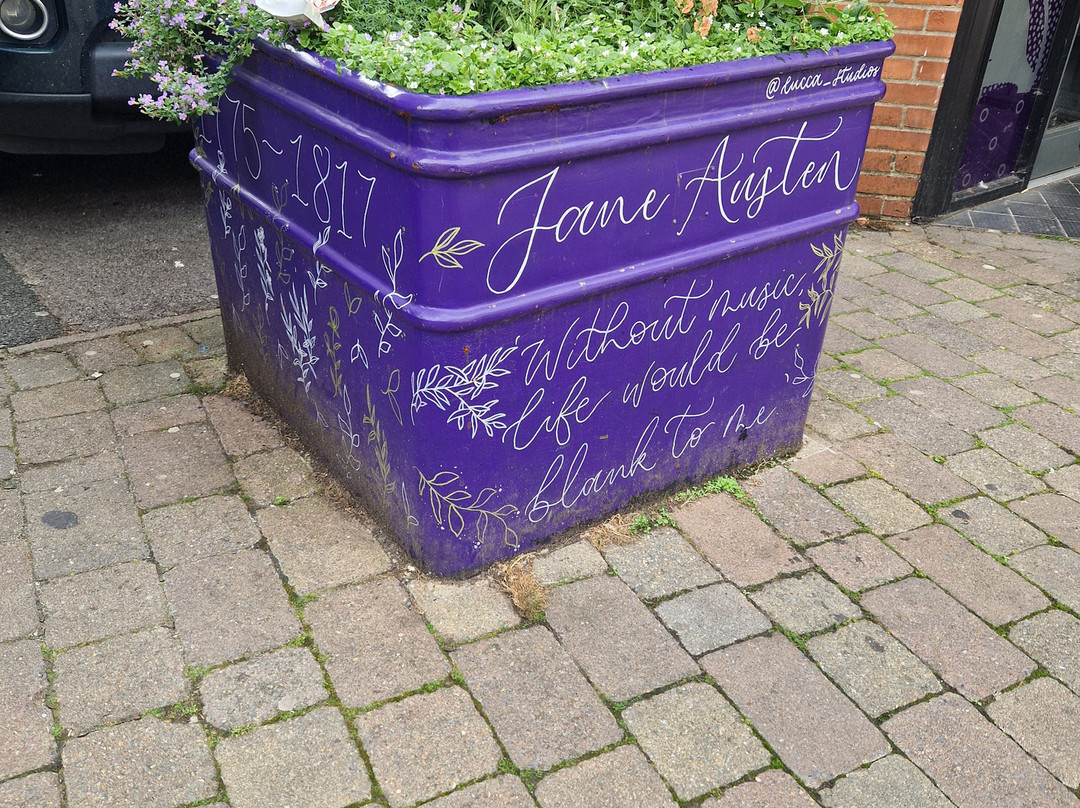 Jane Austen Statue景点图片