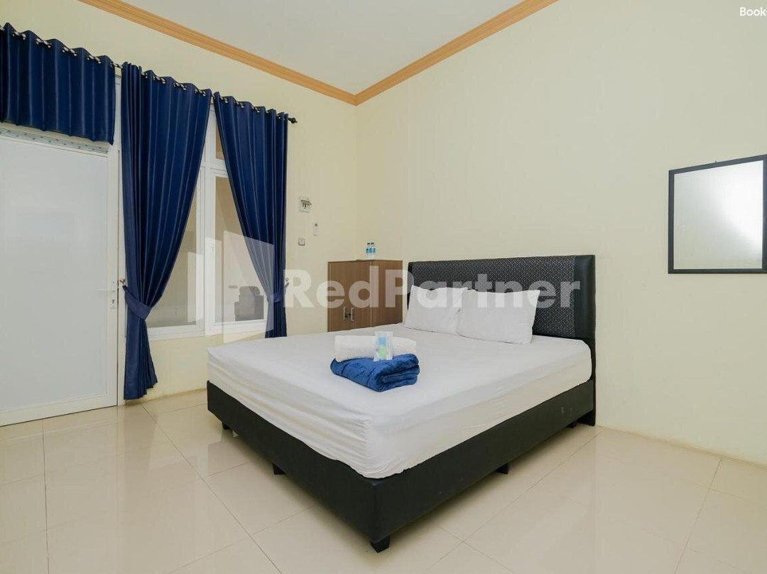 Grand Kencana Guesthouse near Wisata Bahari Lamongan