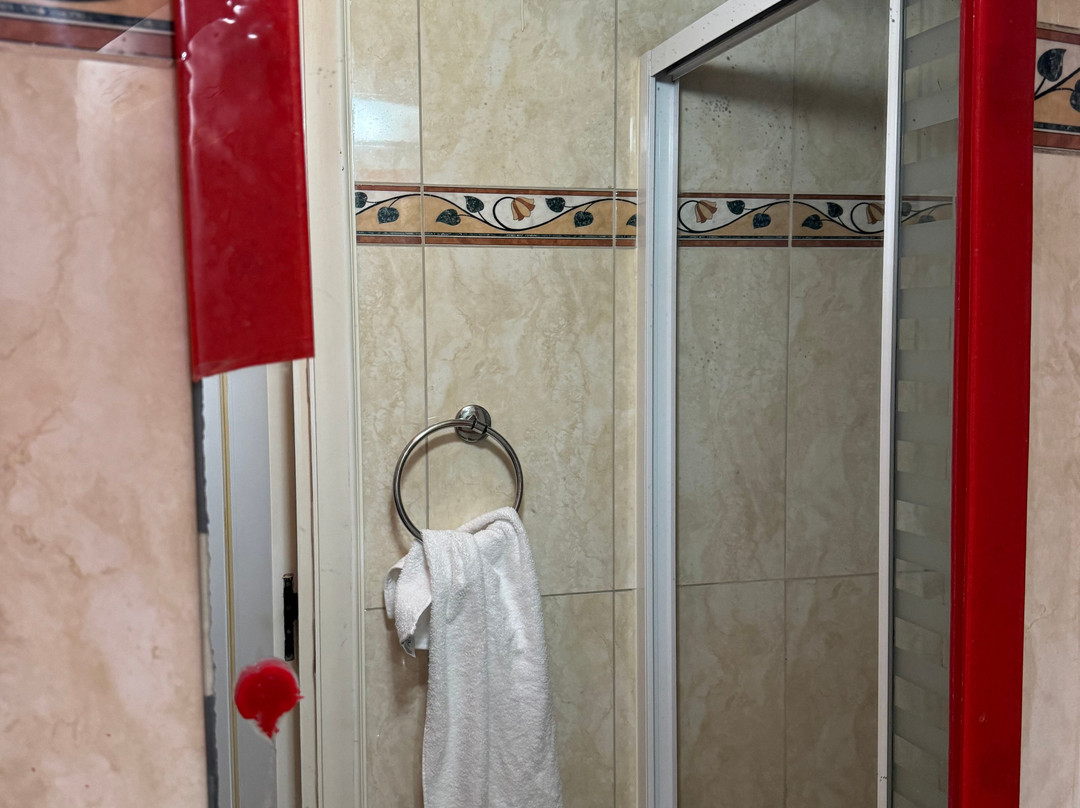 Queens Leriotis Hotel主图