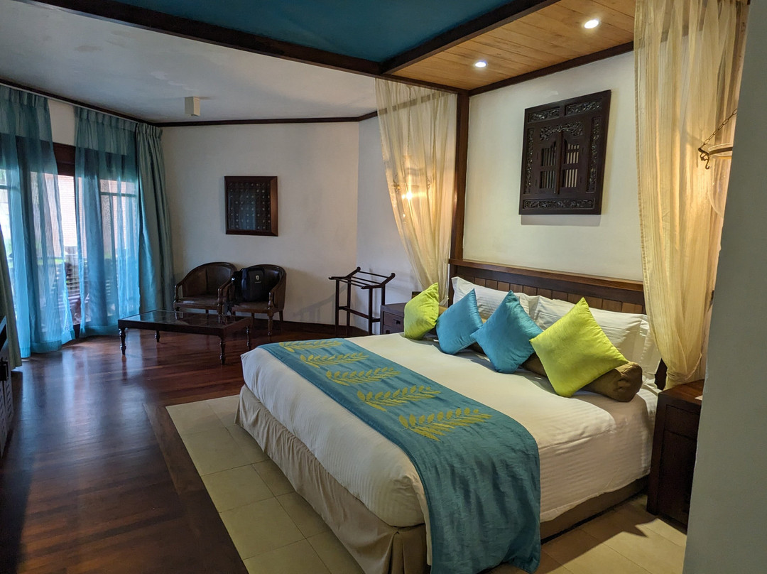 皇家棕榈滩大酒店主图