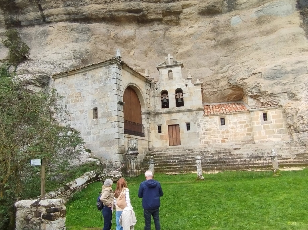 Ermita de San Bernabe-Cueva必去景点