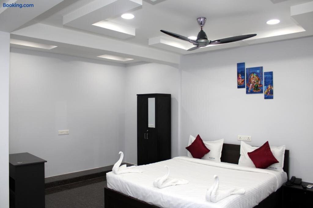 Hotel Royaleinn Near Railwaystation