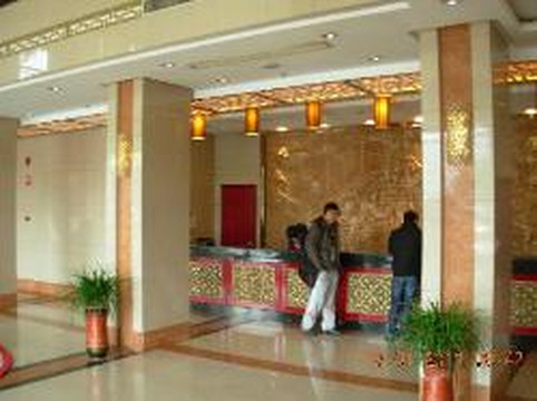 米兰假日酒店主图