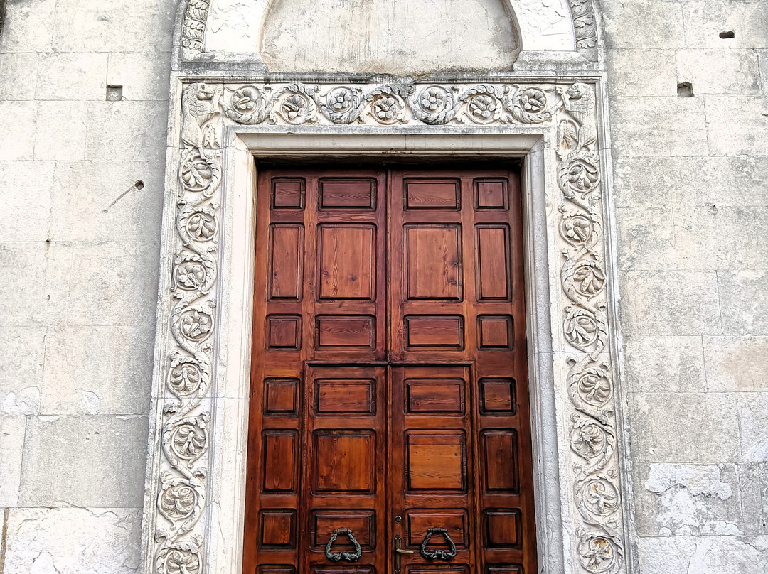 Chiesa di San Pelino-Corfinio必去景点
