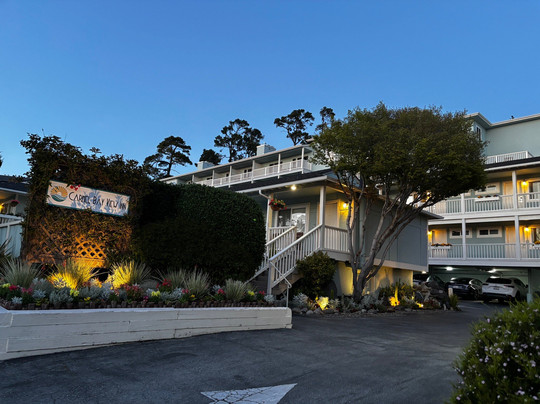 贝斯特韦斯特卡梅尔湾景旅馆主图