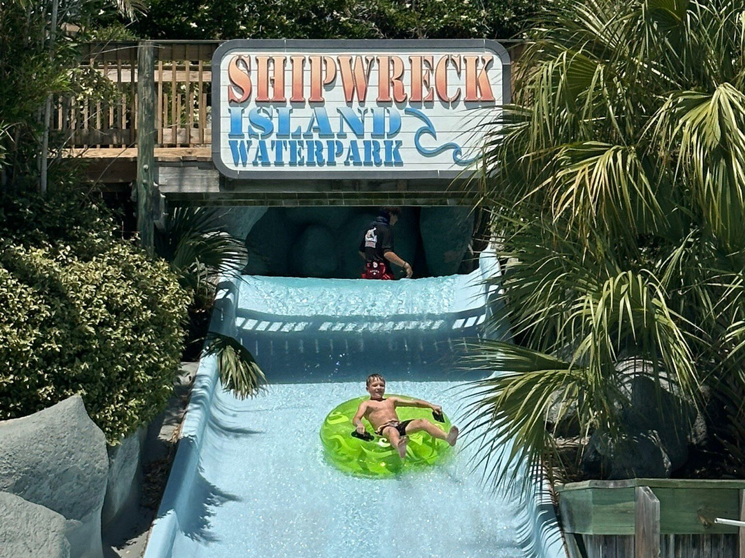 Shipwreck Island Waterpark景点图片