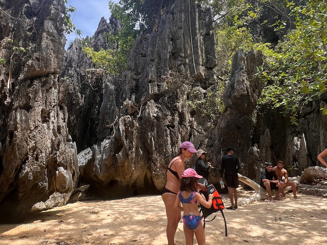 Payong-Payong Beach-爱妮岛必去景点