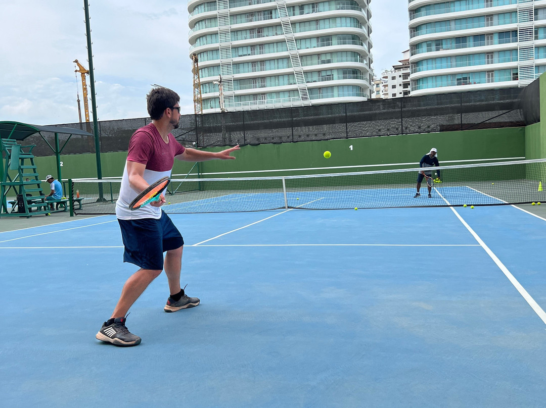 祖亚娜海滩度假酒店主图