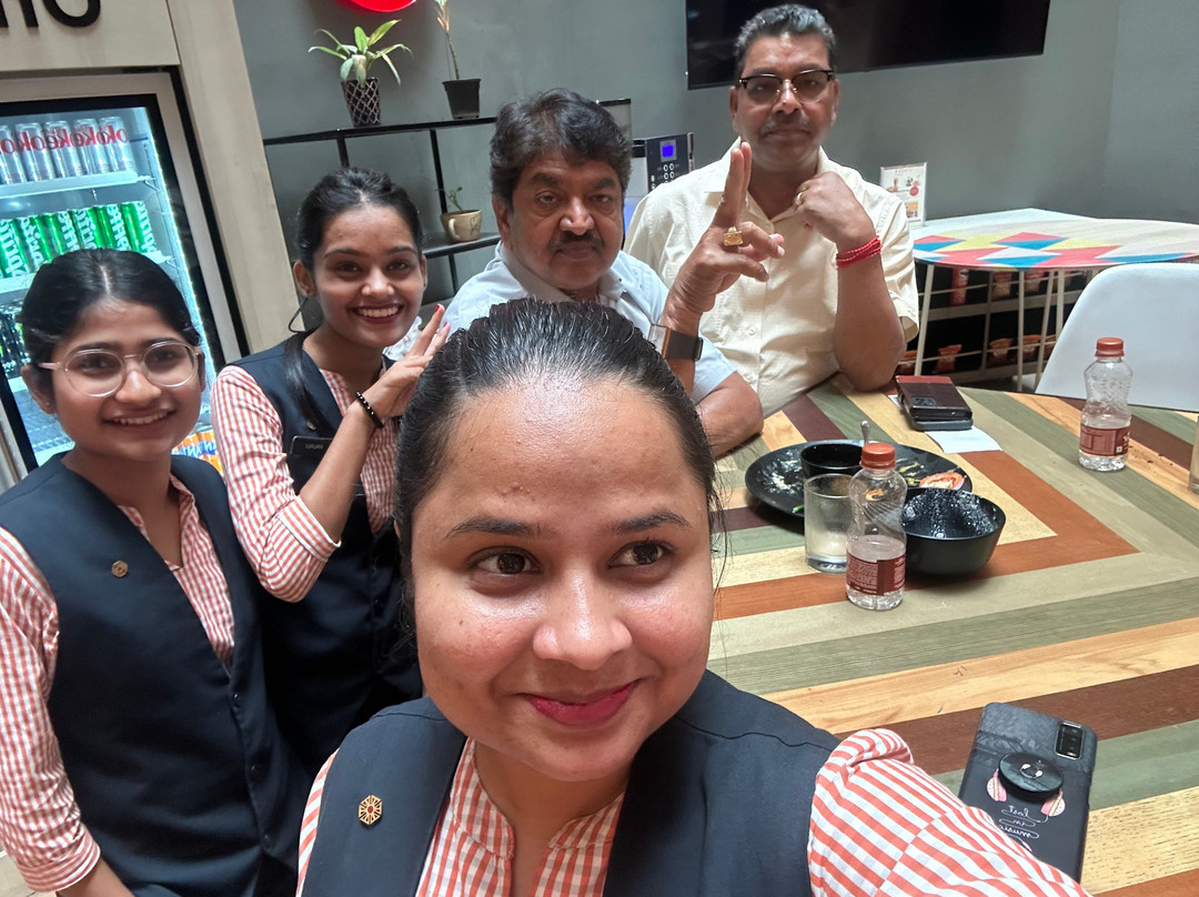 浦那瓦卡达金杰酒店主图