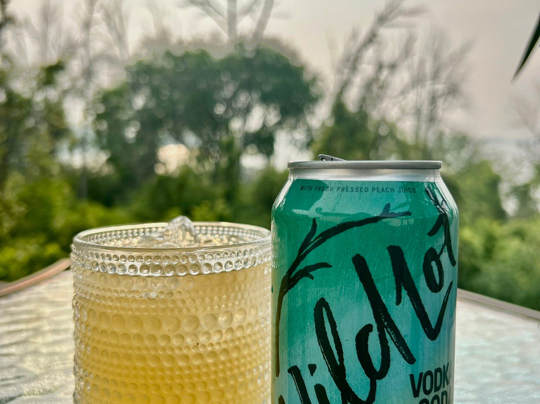 Wild Lot Farm Distillery-皮克顿必去景点