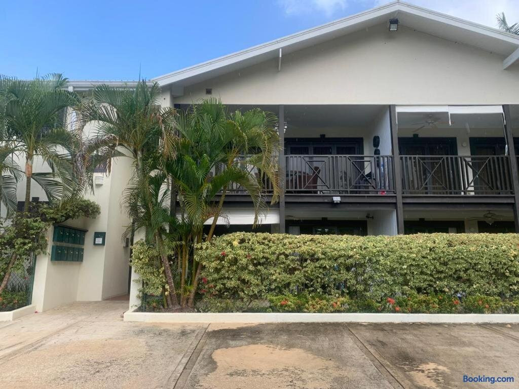Ixoras Beach Apartments