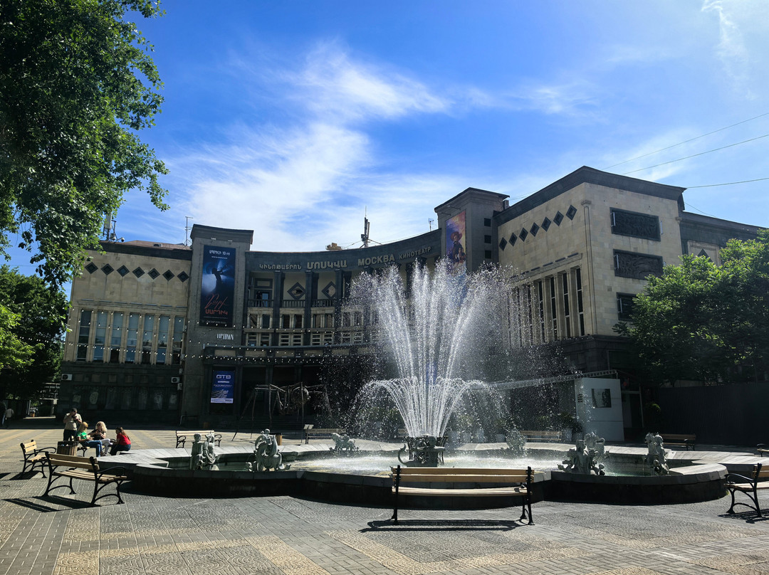 Charles Aznavour Square-埃里温必去景点