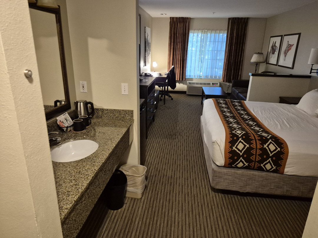 Oxford Suites Pendleton主图