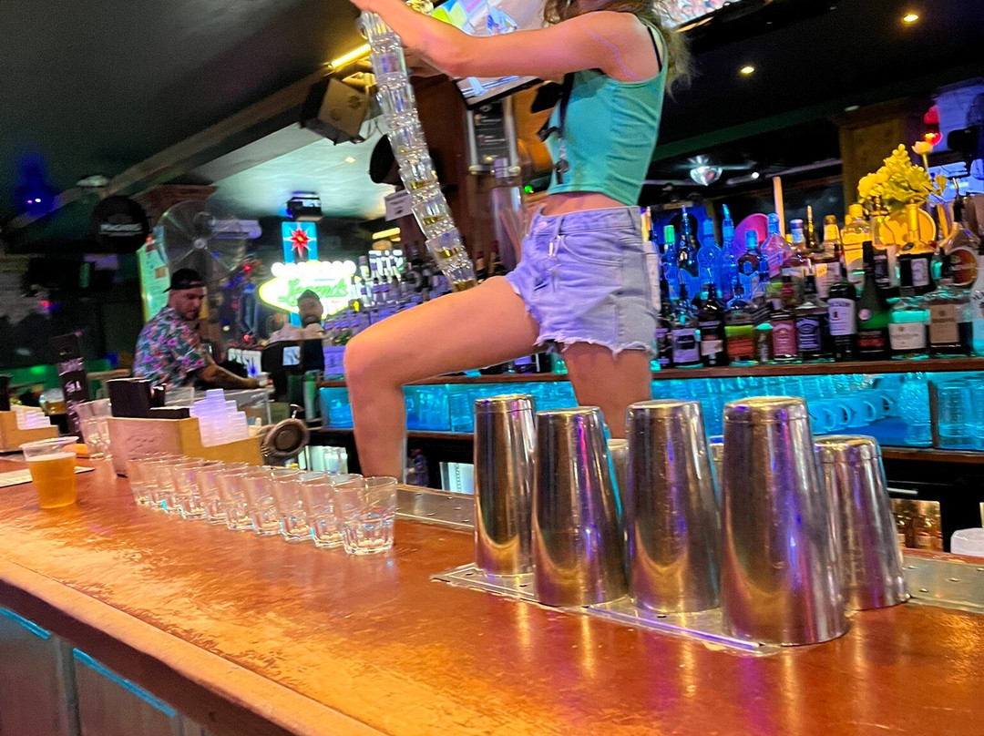 Legends Bar-阿尔布赞拉必去景点