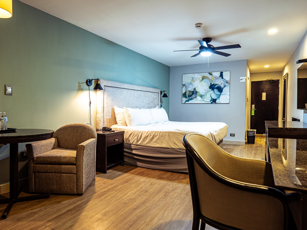 Plaza Inn Hotel主图