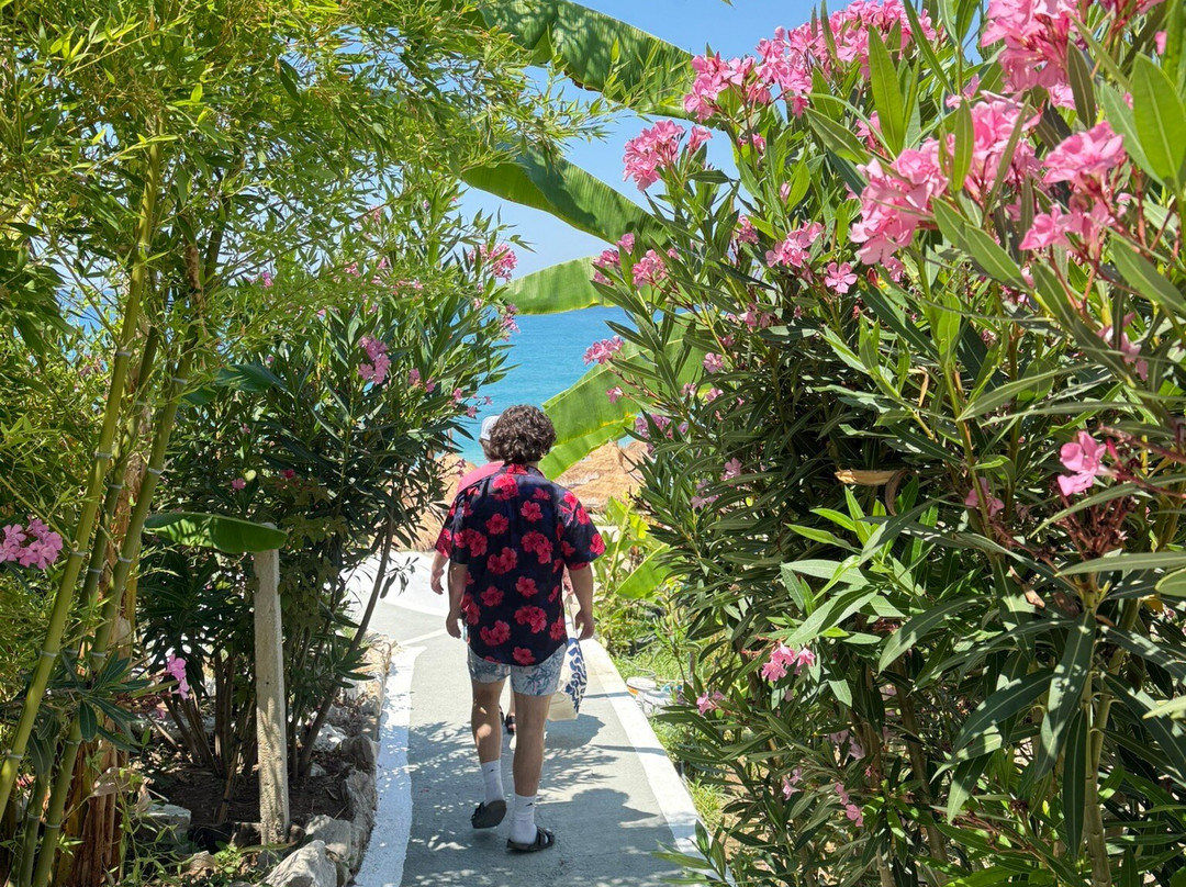 Buneci Beach-Piqeras必去景点