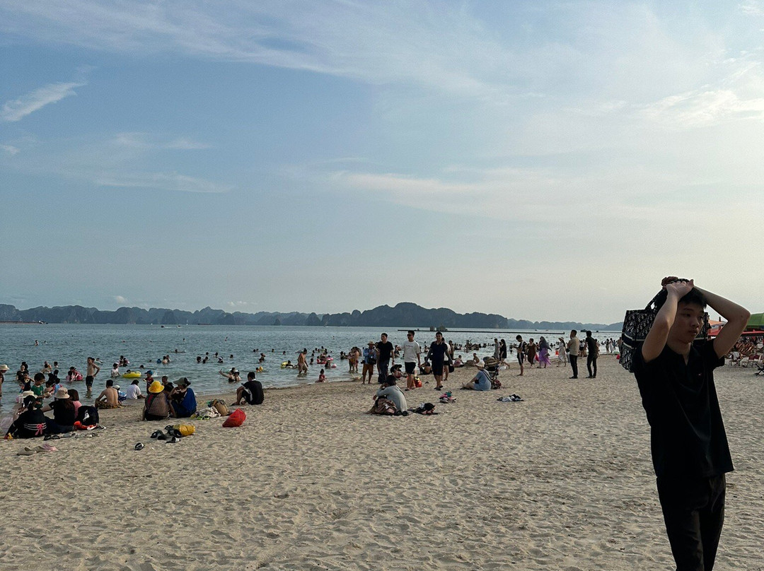 Bai Chay Beach-下龙湾必去景点