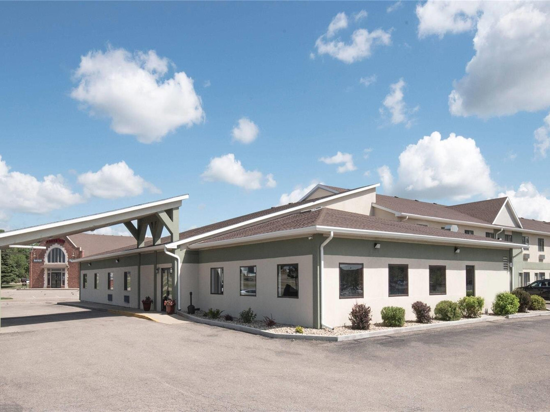 Crocker酒店住宿-Days Inn by Wyndham Watertown