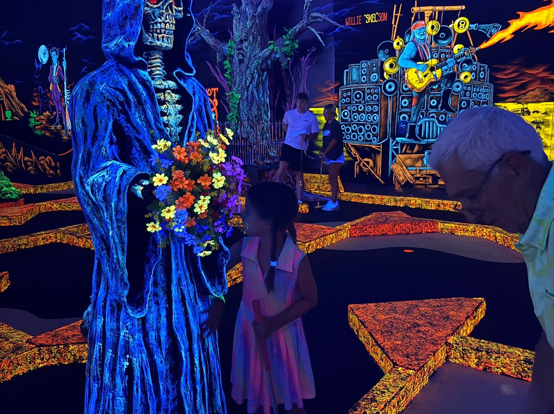 Monster Mini Golf & Laser Tag-朗德罗克必去景点