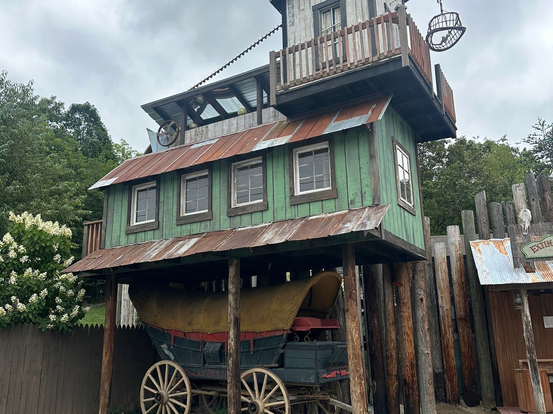 Dinosaur Kingdom II-天然桥必去景点