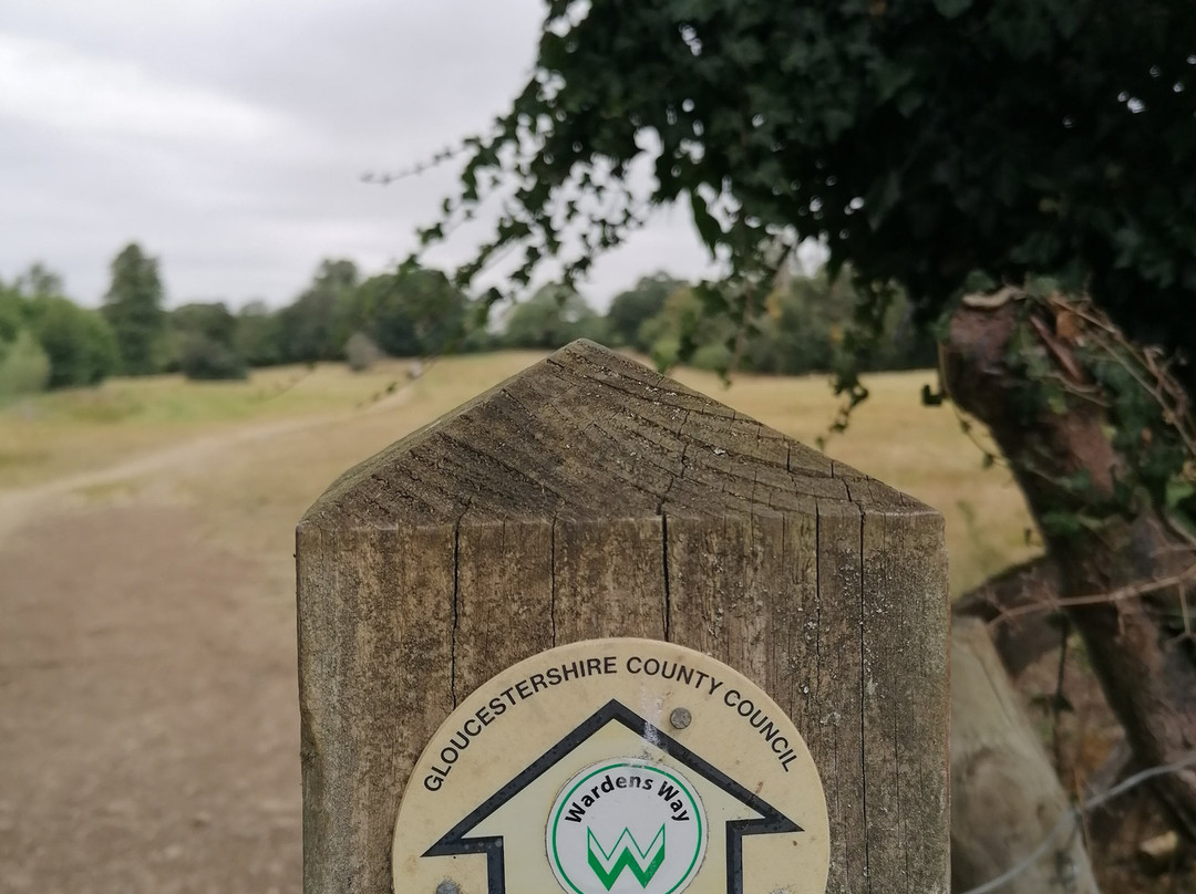 Warden's Way-上斯劳特村必去景点