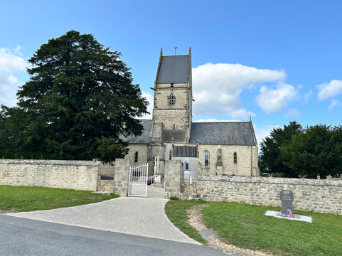 DDay 4 You - Magali Desquesne-巴约必去景点