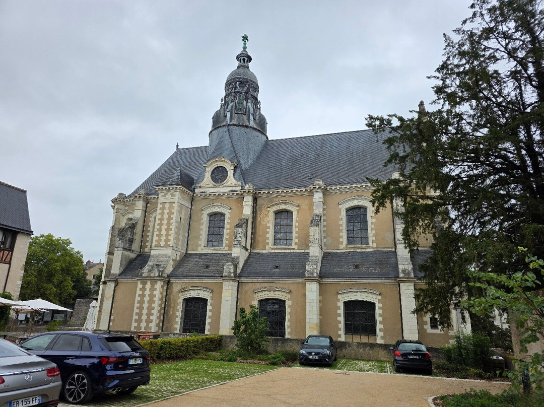 Eglise Saint-Vincent-de-Paul-布洛瓦必去景点