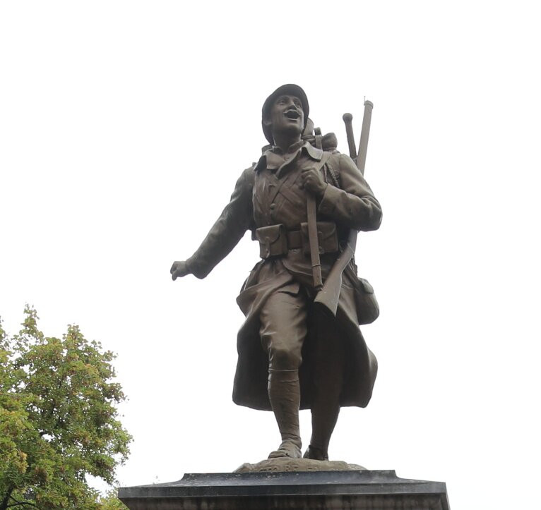 Monument Aux Morts - Seurre-Seurre必去景点