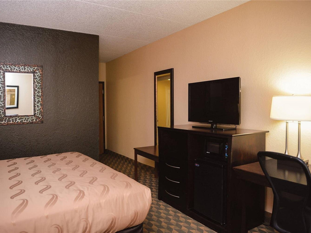 Quality Inn & Suites Ames Conference Center near ISU Campus主图