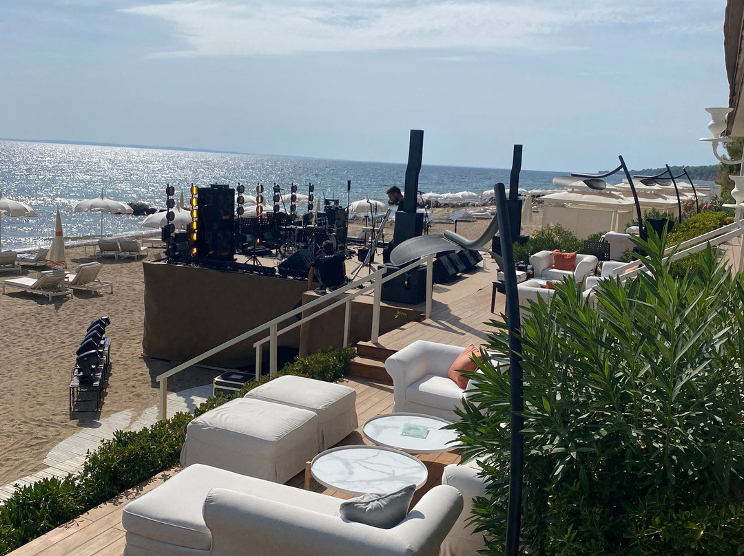 达纳伊别墅度假酒店主图