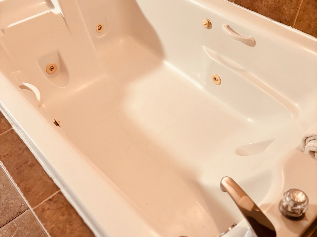 Elkwater Lake Lodge主图