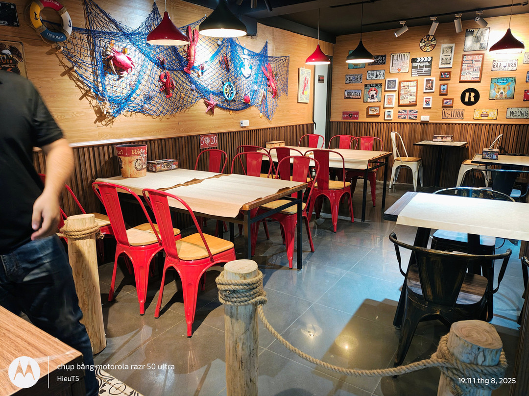 Mr Tom American - Cajun Seafood