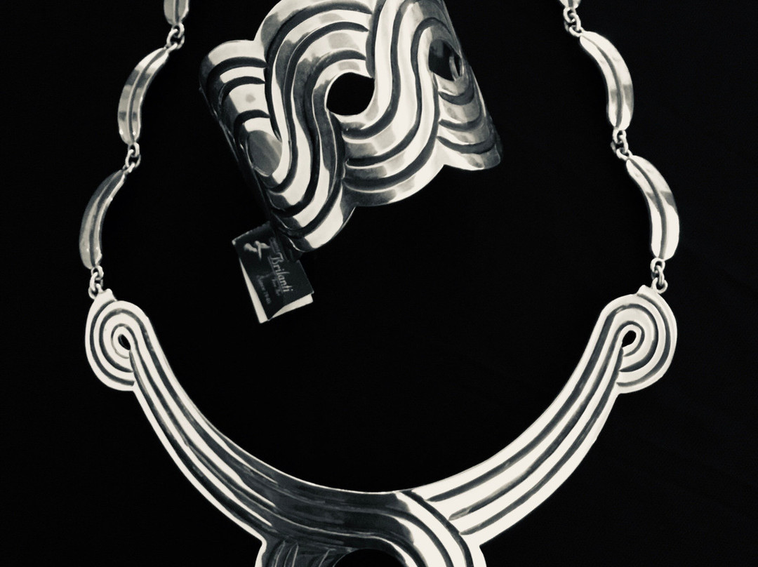 Brilanti Fine Art-托多斯桑托斯必去景点