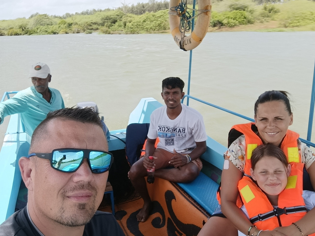 Taxi best lanka-Hungama必去景点