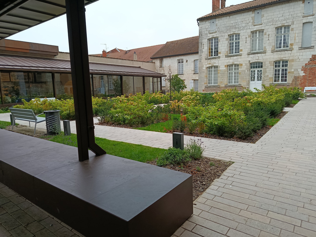 Musée du Cloître de Notre Dame-en-Vaux-香槟地区沙隆必去景点