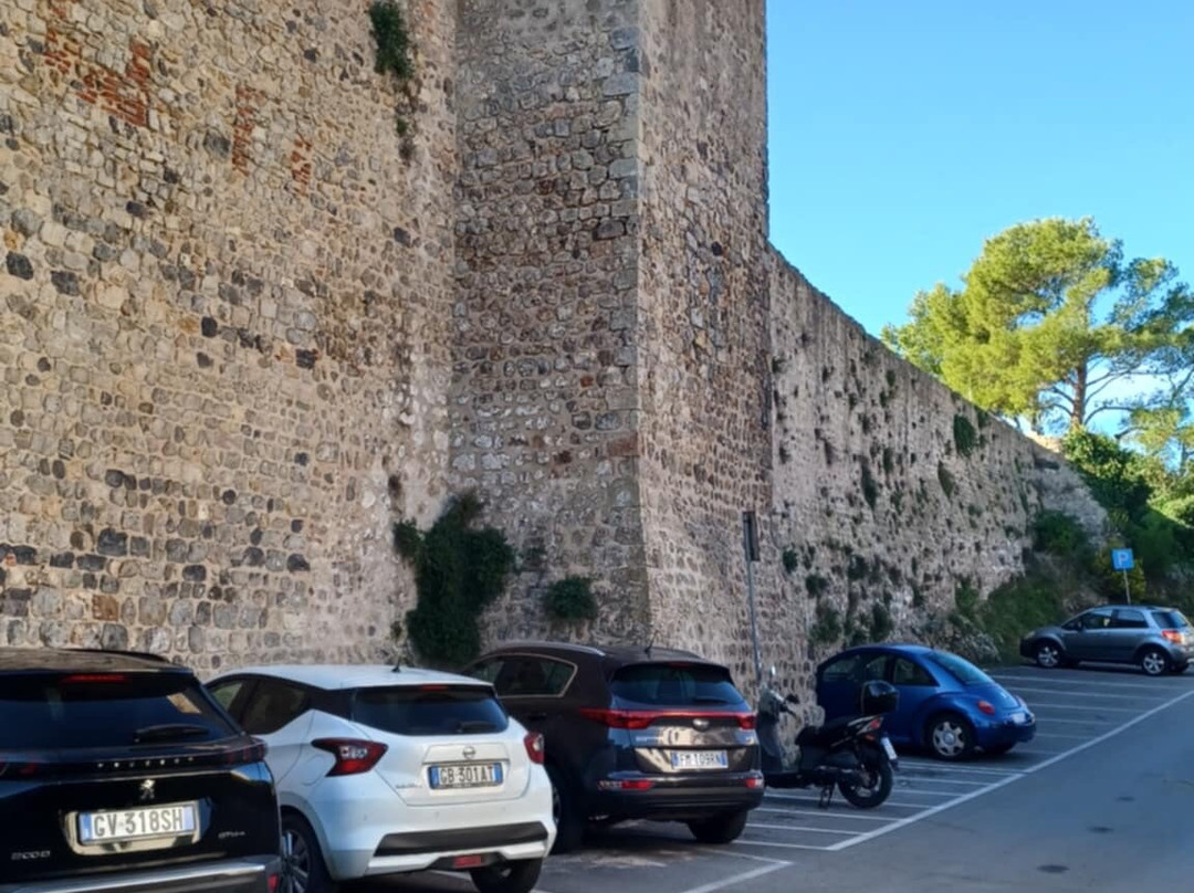 Mura Di Talamone